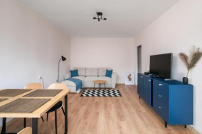 Solec Royal Blue Studio